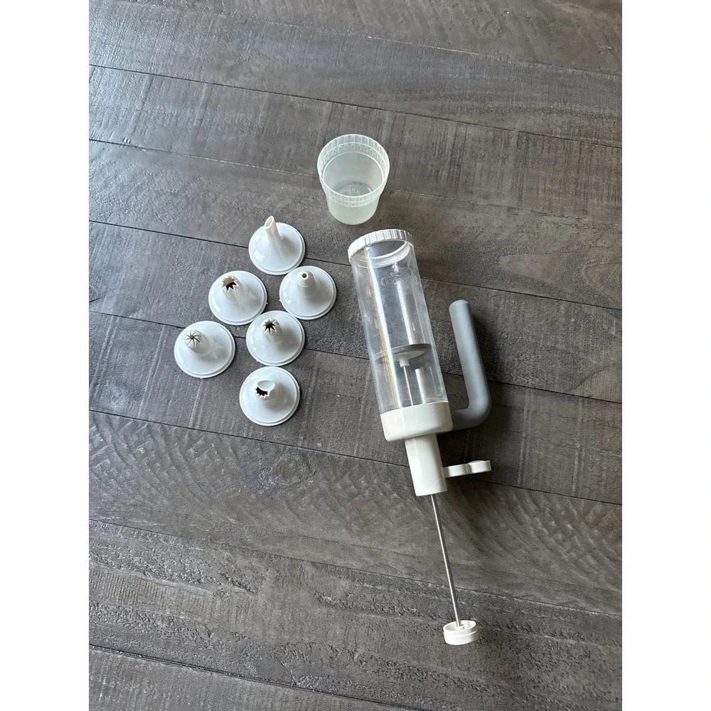 The Pampered Chef Easy Accent Decorator Kit #1775